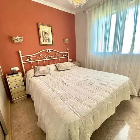 Vistas Al Mar Desde El Corazon De カルプ